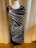 Robes de soirée taille 44 ou L-XL - Chaussures, Enlèvement, Comme neuf, Taille 42/44 (L), Autres types