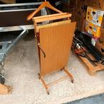 Valet de nuit, Ophalen, Zo goed als nieuw