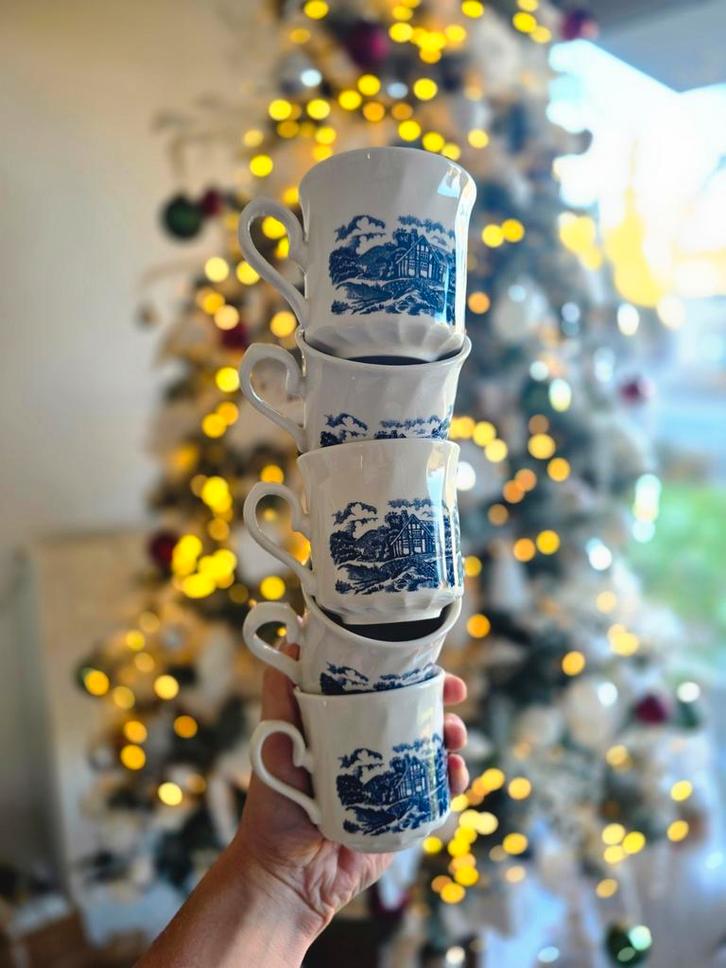 5 Vintage blauw-witte Engelse kopjes – Made in England, Huis en Inrichting, Keuken | Servies, Gebruikt, Porselein, Ophalen