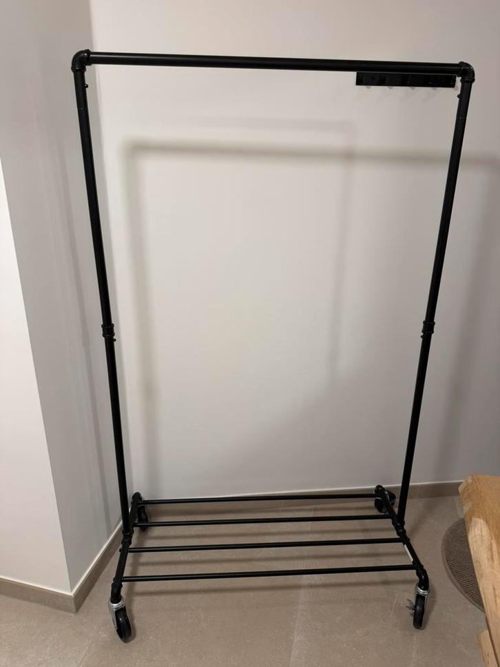 Kledingrek op wieltjes, Kleding | Dames, Kledingrekken, Zo goed als nieuw, Ophalen