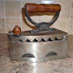 Antiek strijkijzer in perfecte staat !, Antiek en Kunst, Ophalen of Verzenden