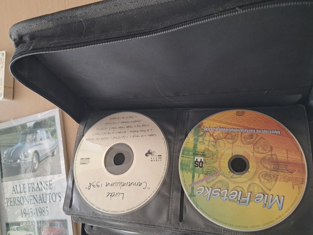 Carnavalmuziek, dvd, boeken en 3 sets speelkaarten. Alles vo, Cd's en Dvd's, Cd's | Verzamelalbums, Ophalen, Zo goed als nieuw