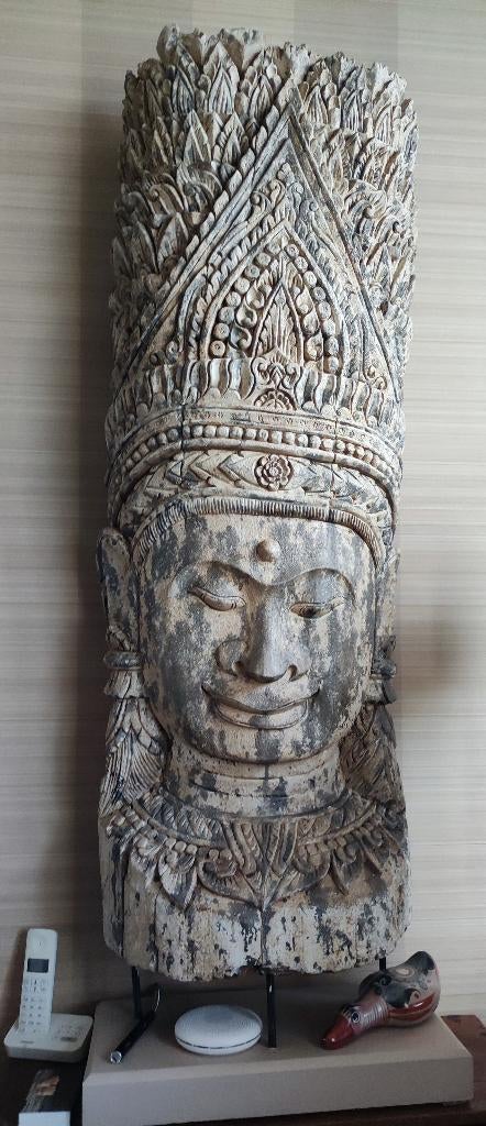 Sculpture en bois de teck d'une déesse Apsara Cambodgienne, Fait main, Autres styles, Bois, 1 mètre - 2 mètres