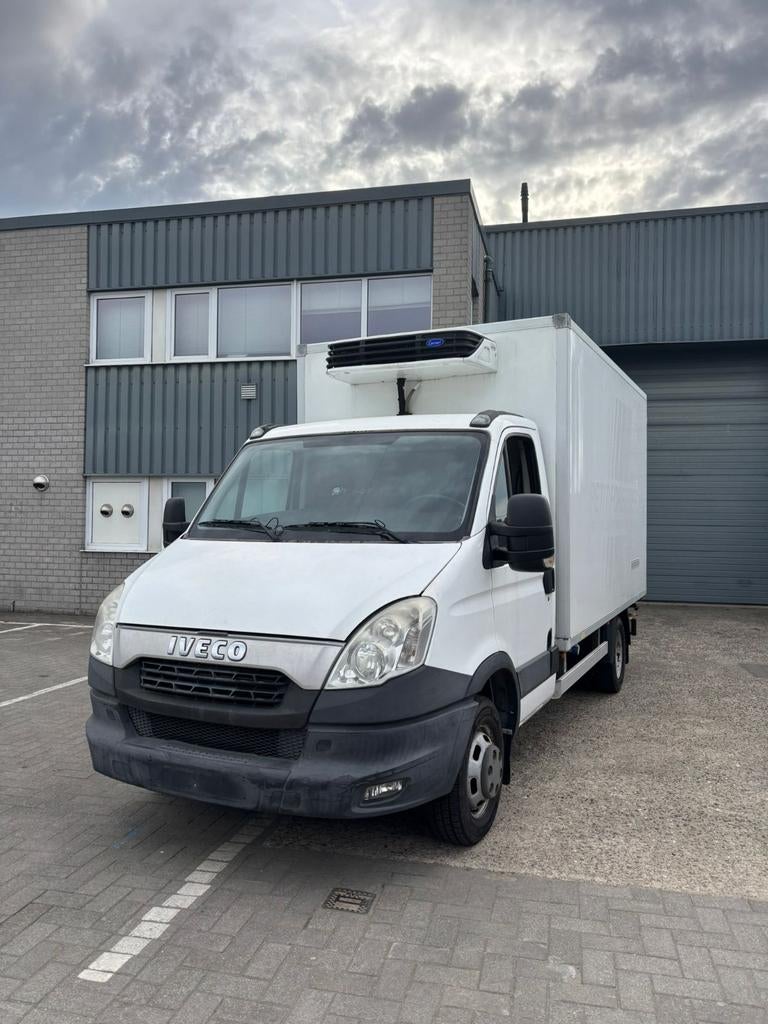 İveco dally bouwjaar 2012 euro 5 met koelwagen, Autos, Camions, Euro 5, Enlèvement