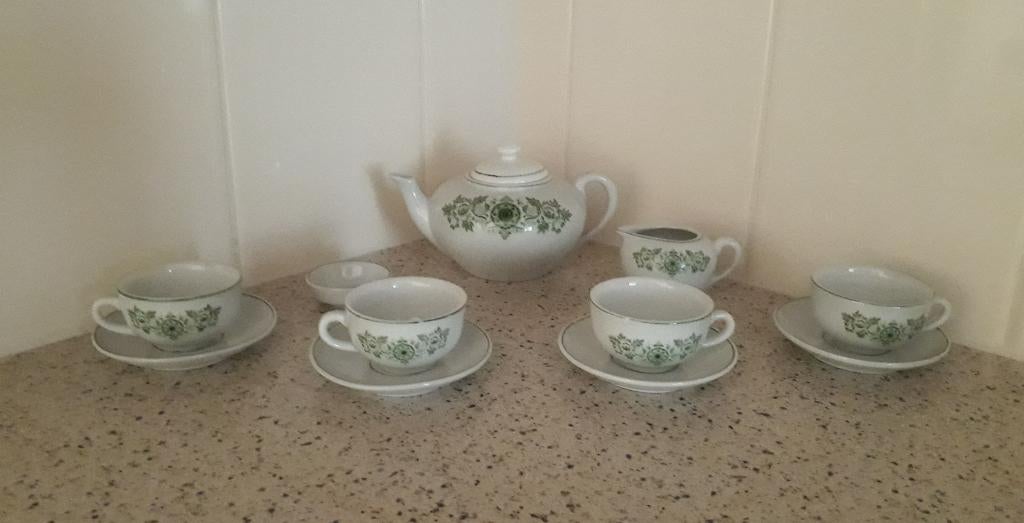 Poppen Serviesje Douwe Egberts verzamel object, Verzamelen, Poppen, Ophalen of Verzenden