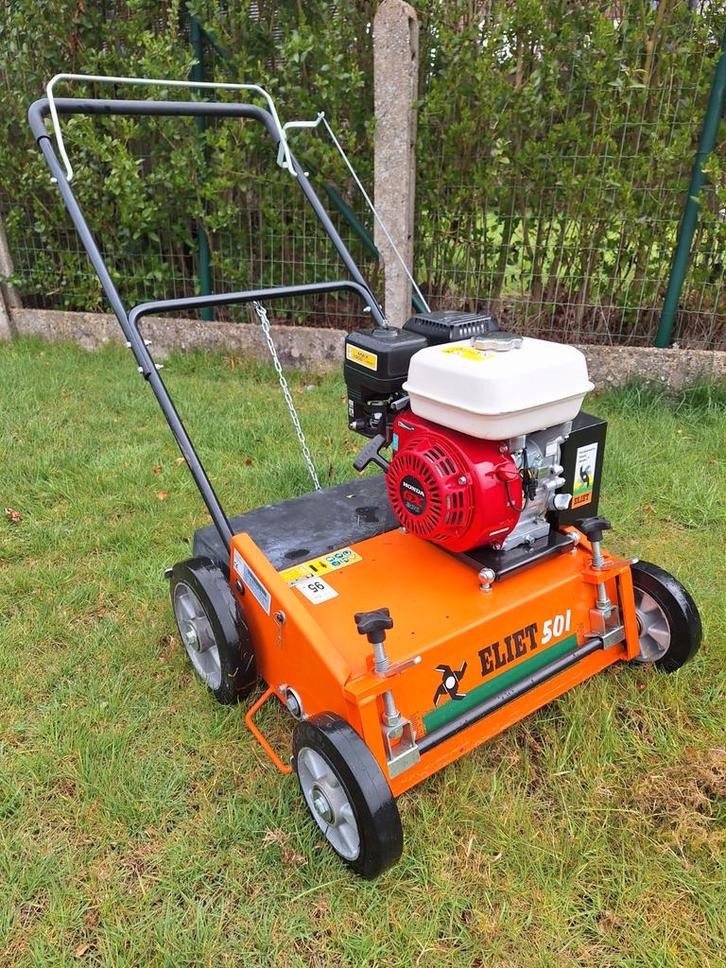 Te huur : Eliet E401 - E501 verticuteermachine, Tuin en Terras, Hand-tuingereedschap, Ophalen