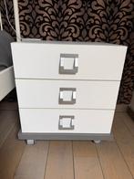 2 nachtkastjes, Ophalen