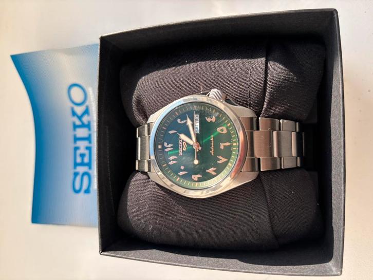 Seiko Arabic Dial Green – Neuve avec boîte et papiers, Bijoux, Sacs & Beauté, Montres | Hommes, Neuf, Montre-bracelet, Seiko, Enlèvement
