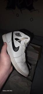Jordan 1 mid maat 42 met doos, Comme neuf, Enlèvement, Jordan (Nike), Chaussures de sport