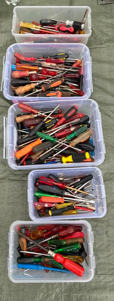 Groot lot schroevendraaiers - 85 EUR, Ophalen, Zo goed als nieuw