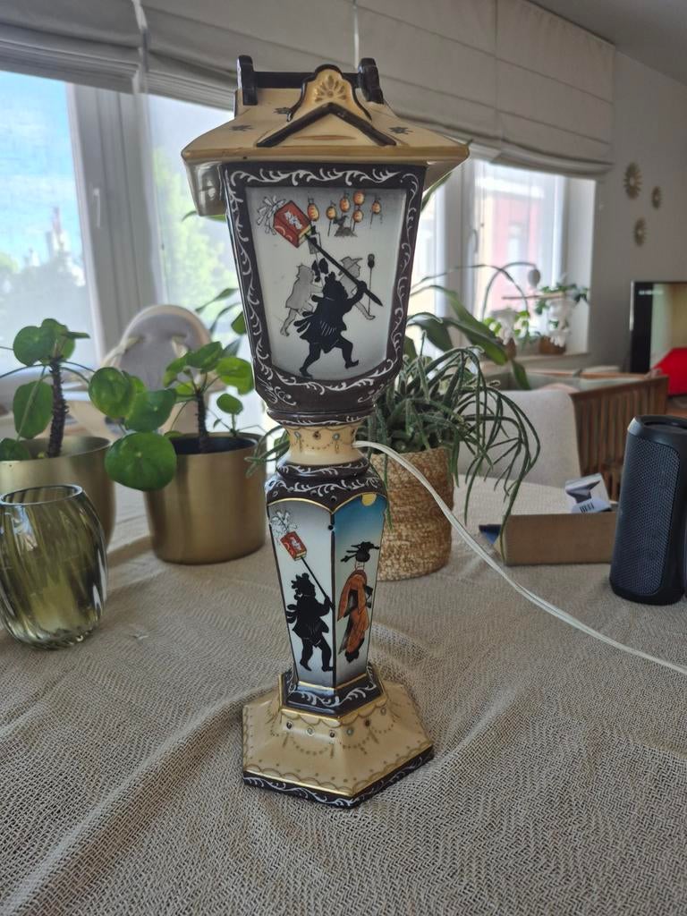 Lamp ..4 jaargetijden, Ophalen