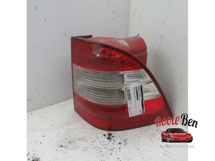 Achterlicht rechts van een Mercedes ML-Klasse, Auto-onderdelen, Gebruikt, -, Ophalen of Verzenden, -