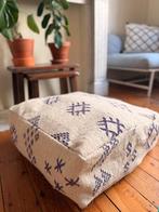 Moroccan Kilim Pouf Purple/Crème – Vintage Berber Ottoman, Maison & Meubles, Canapés | Repose-pieds & Poufs, Neuf, Enlèvement ou Envoi