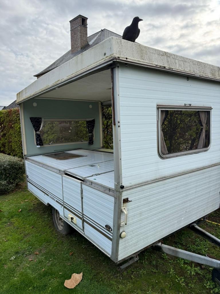 Vintage Chateau Caravelair caravan - Opknapper, Caravanes & Camping, Caravanes, Particulier, Siège de train, Caravelair, Enlèvement