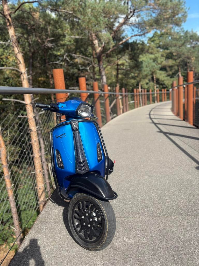 Vespa sprint a klasse (schade voorkant aleen spuitwerk), Vélos & Vélomoteurs, Scooters | Vespa, Utilisé, Vespa S, Classe A (25 km/h)