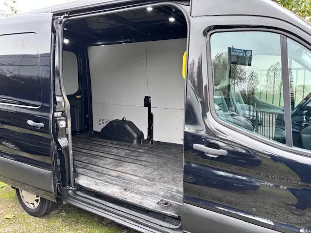 Ford Transit 2.0D 79KW €14.900 + BTW (bj 2019), Auto's, Bestelwagens en Lichte vracht, Euro 6, 4 cilinders, Wit, Parkeersensor