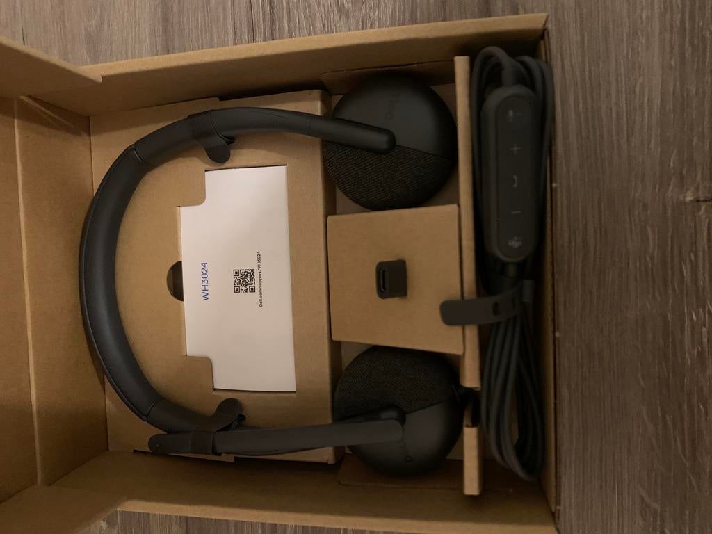 Nieuwe Dell Pro Headset compleet in de  doos 49 €, Computers en Software, Headsets, Nieuw, On-ear, Bedraad, Gaming headset, Inklapbare microfoon
