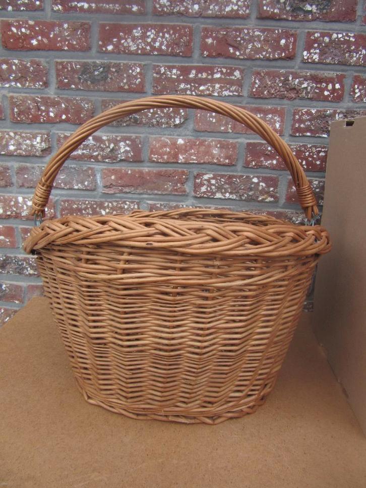 Fietsmand ovaal riet met dubbele haken, Fietsen en Brommers, Fietsaccessoires | Fietsmanden, Zo goed als nieuw, Fietsmand, Stuurbevestiging