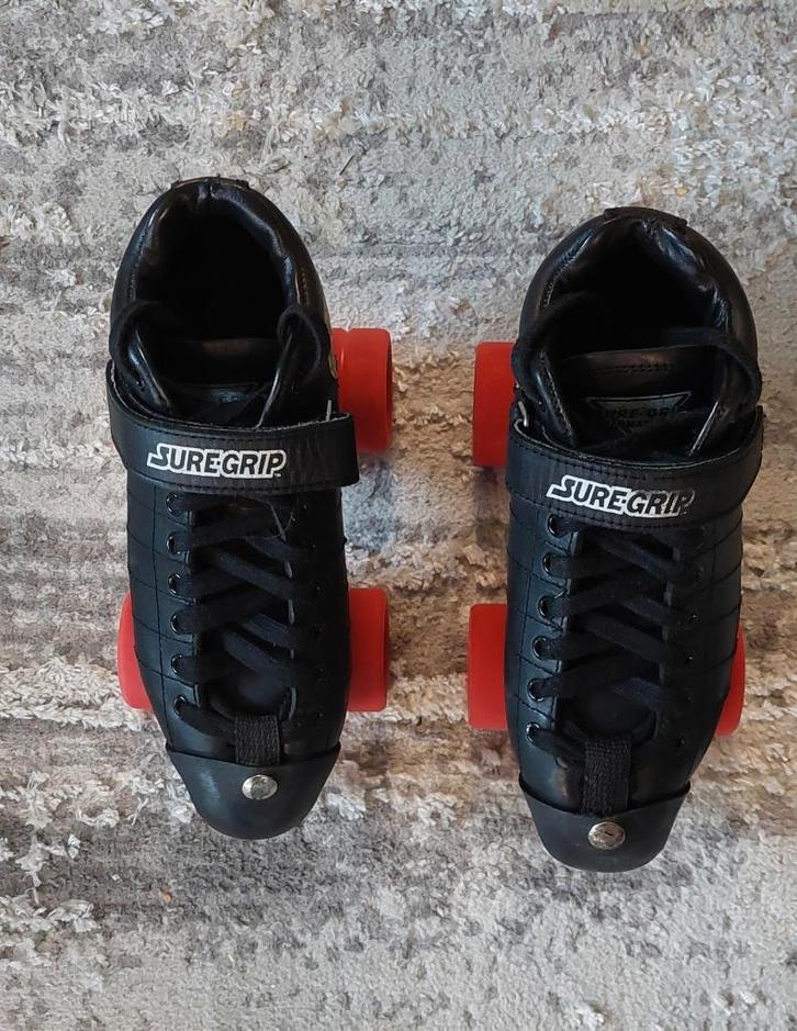 Rolschaatsen +/- maat 39 en wielen voor roller derby, Sports & Fitness, Patins à roulettes alignées, Utilisé, Autres types, Autres marques