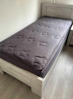 Eenpersoonsbed en matras, Huis en Inrichting, Slaapkamer | Bedden, Ophalen, 90 cm, Eenpersoons, Zo goed als nieuw
