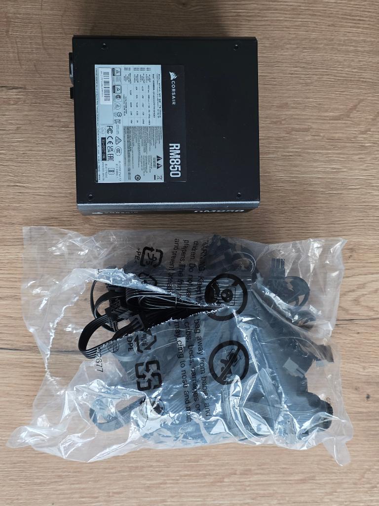 Alimentation Corsair RM850, Computers en Software, Interne voedingen, Ophalen of Verzenden, Zo goed als nieuw