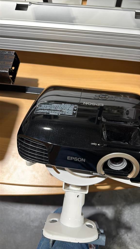 Beamer, Ophalen, Gebruikt, Epson EH-TW5200, LCD