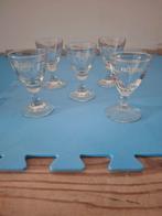 5 x jeneverglas Filliers met voetje, Ophalen, Zo goed als nieuw, Borrel- of Shotglas