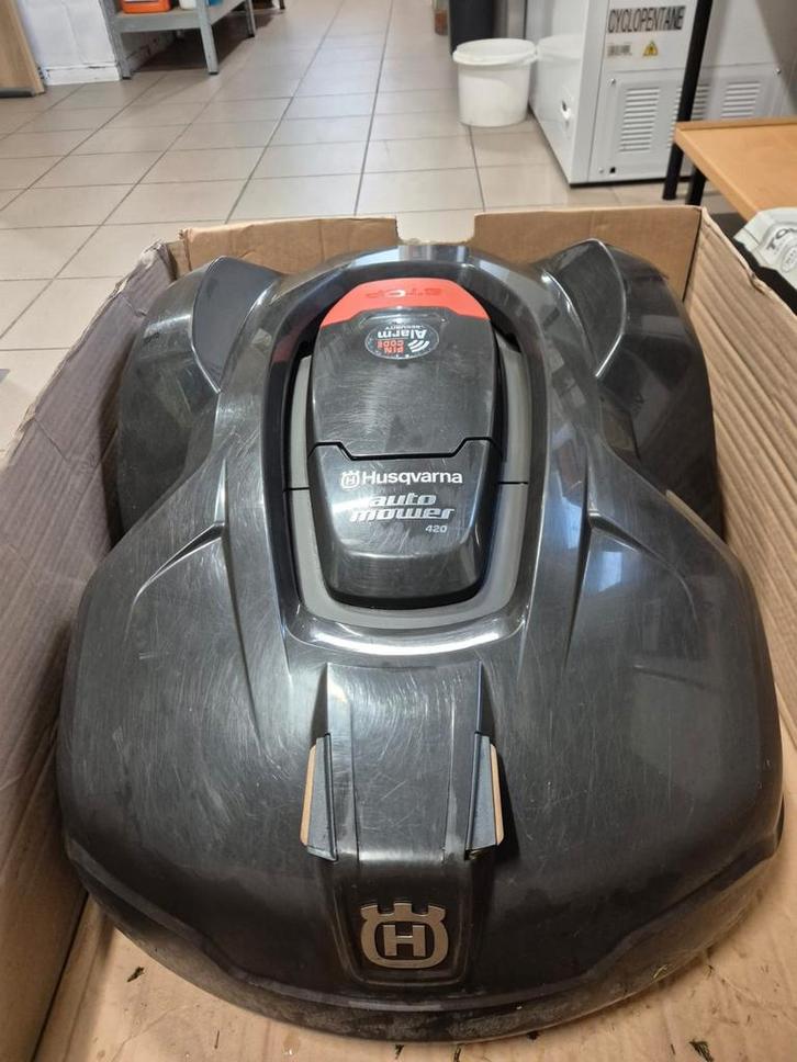 Robot tondeuse Husqvarna Automower 420, Jardin & Terrasse, Tondeuses robotisées, Enlèvement