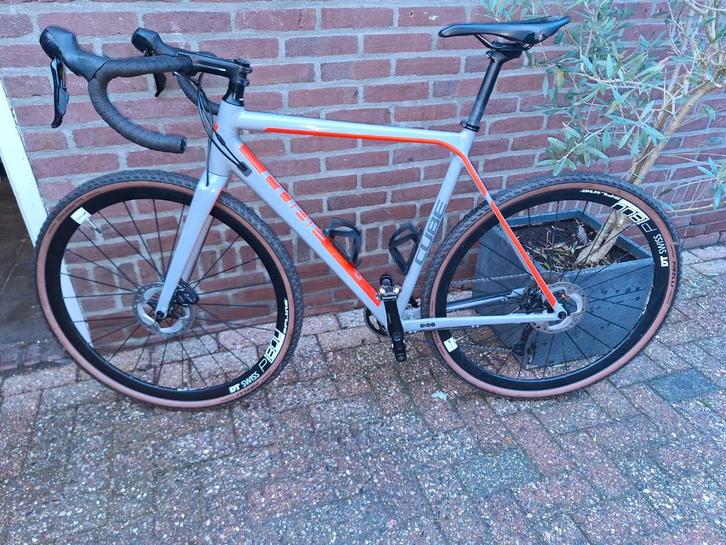 Cube cross race L/56 (dt swiss, ultegra, vision, pirelli), Vélos & Vélomoteurs, Vélos | Vélos de course, Enlèvement