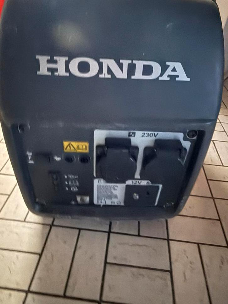 Générateur Honda puissance 20 i, Caravanes & Camping, Camping-car Accessoires, Comme neuf, Enlèvement ou Envoi