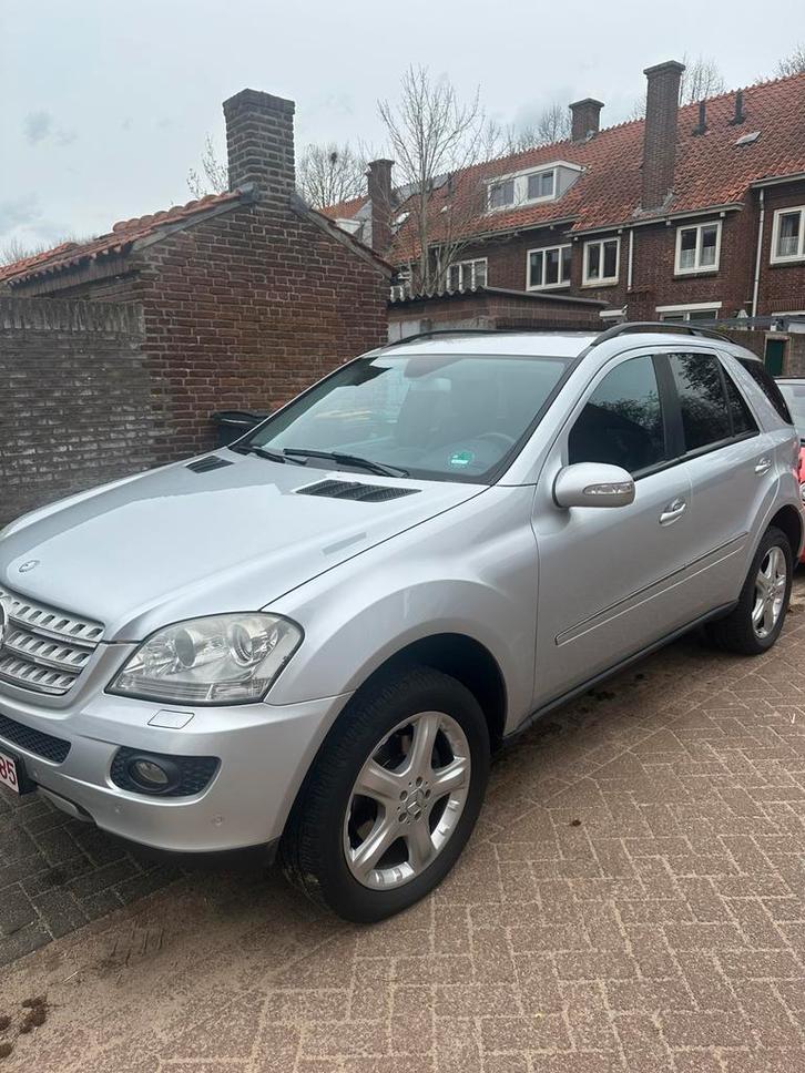Mercedes ML 280 CDI, Autos, Mercedes-Benz, Particulier, Air conditionné automatique, Diesel, Automatique, Quatre roues motrices / 4X4