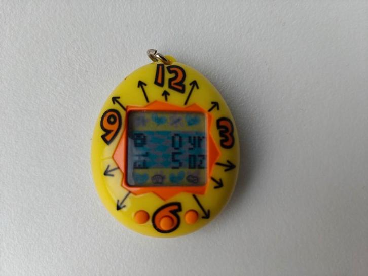 Bandai Tamagotchi portable vintage de 1997 en état de marche, Collections, Jouets, Utilisé, Enlèvement ou Envoi