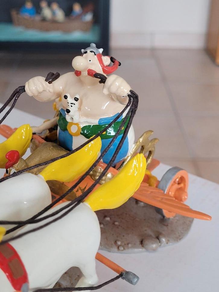 Figuur Pixi Asterix Obelix Idefix Chariot uit de Transitaliq, Verzamelen, Beelden en Beeldjes, Ophalen of Verzenden