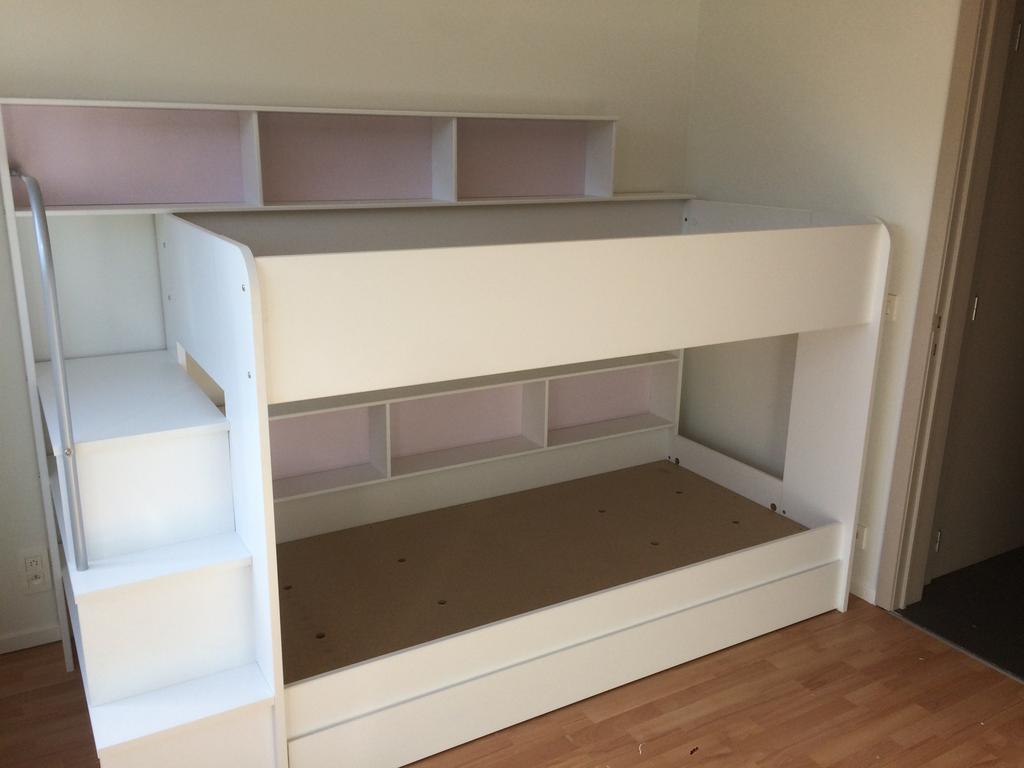 Wit stapelbed met kasten in perfecte staat, Kinderen en Baby's, Ophalen, Zo goed als nieuw, Stapelbed