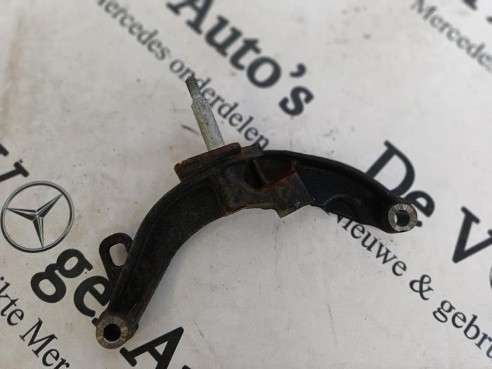 Support boîte de vitesse d'un Mercedes Vito, 3 mois de garantie, Utilisé, -, -