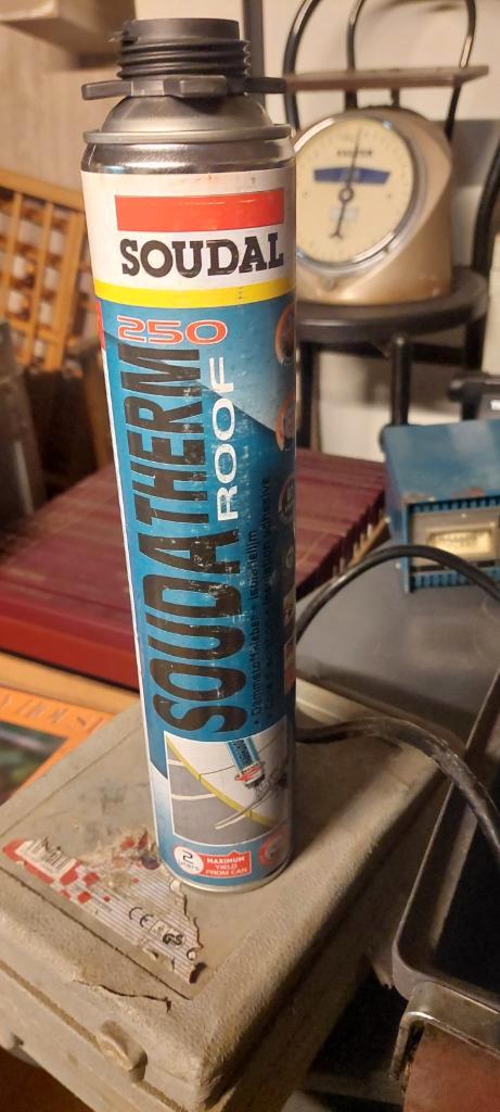 Mousse adhésive pour toiture Soudal SoudaTherm 250 - neuve -, Bricolage & Construction, Outillage | Pièces de machine & Accessoires