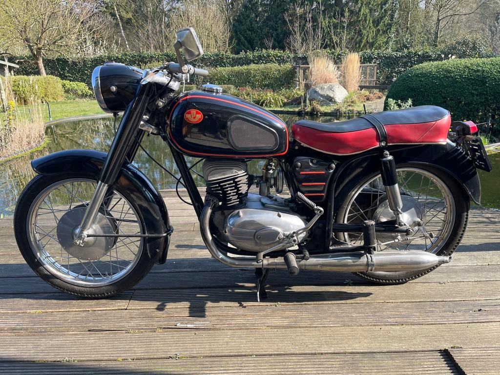 Pannonia 250, Motoren, Bedrijf, Overig, 11 kW of minder, 1 cilinder