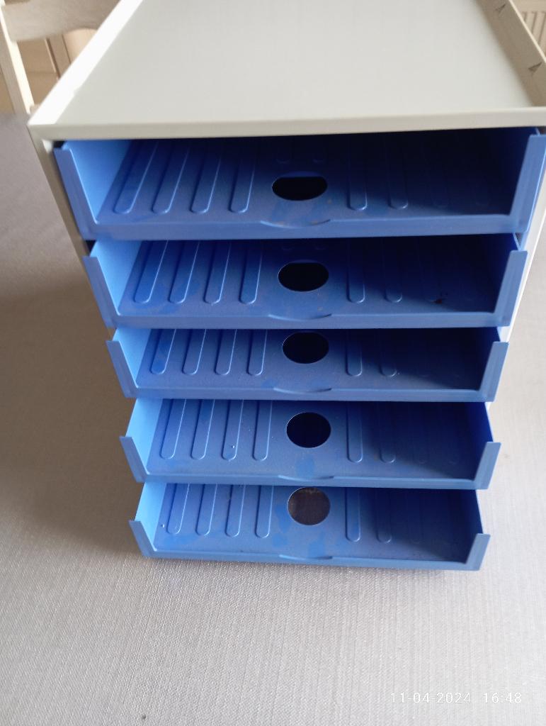 bureau ladenblok sorteerbakjes, Ophalen