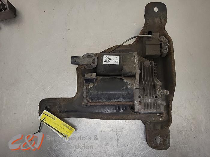 Compressor van een Mercedes Vito, Gebruikt, -, Ophalen of Verzenden, -