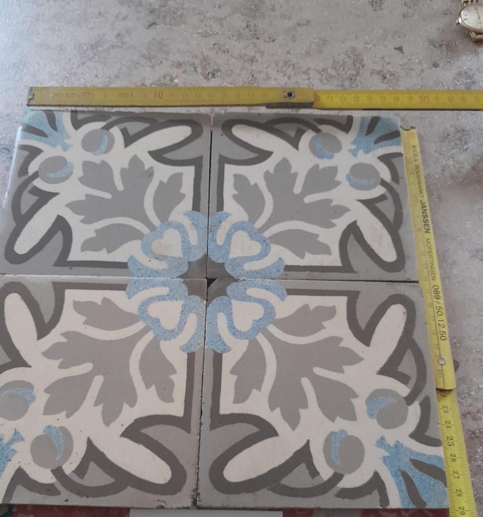 Oude tegels verschillende motieven, Enlèvement