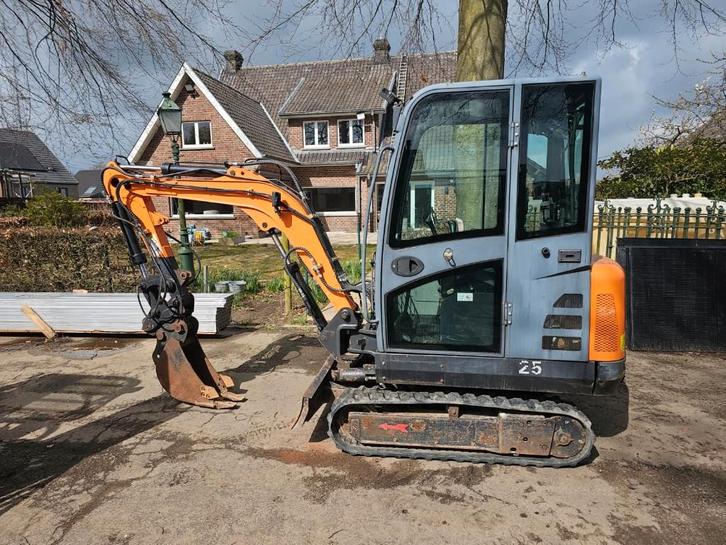 Excavatrice de 2,5 tonnes, Articles professionnels, Machines & Construction | Grues & Excavatrices, Excavatrice, Enlèvement ou Envoi