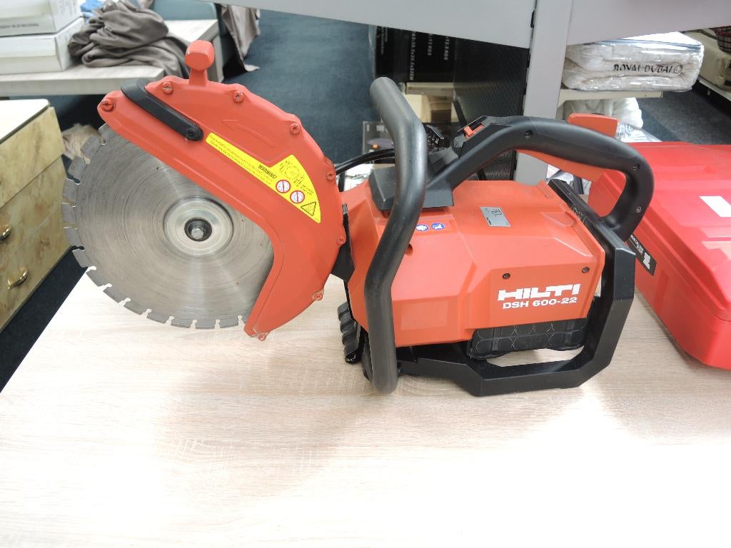 Hilti door slijpmachine op accu 22v., Doe-het-zelf en Bouw, Gereedschap | Slijpmachines, Ophalen, Hilti, Haakse handslijpmachine