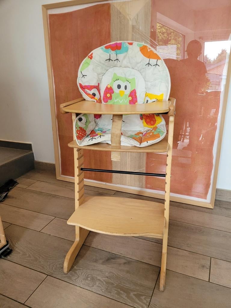 Geuther evoluerende stoel in natuurlijk hout met kussen, Kinderen en Baby's, Kinderstoelen, Ophalen, Gebruikt, Meegroeistoel, Gordel(s)