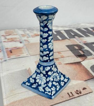 Blauwe aardewerk 20cm hoge lange kaarsenstandaard kandelaar beschikbaar voor biedingen
