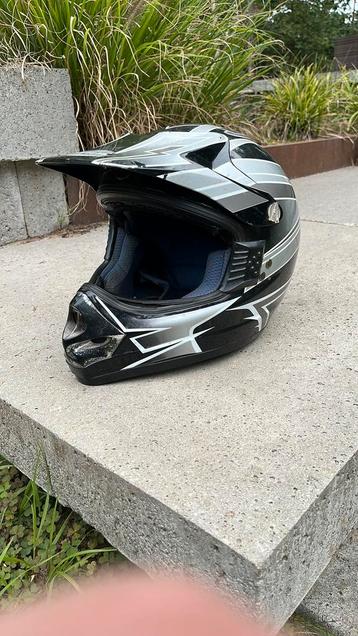 Nette helm motor/ brommer beschikbaar voor biedingen