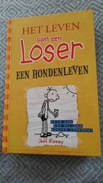 Jeff Kinney - Een hondenleven HET LEVEN VAN EEN LOSER 4, Boeken, Jeff Kinney, Ophalen of Verzenden, Zo goed als nieuw, Fictie