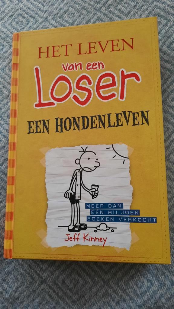 Jeff Kinney - Een hondenleven HET LEVEN VAN EEN LOSER 4, Boeken, Kinderboeken | Jeugd | 10 tot 12 jaar, Zo goed als nieuw, Fictie