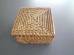 THEEDOOS in bruin beige rotan 19 X 19 X 10cm, Verzamelen, Ophalen of Verzenden, Thee, Zo goed als nieuw