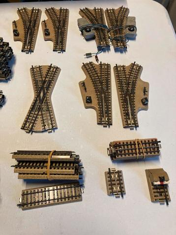 MARKLIN SET ANTIEKE RAILS EN SCHAKELAARS VINTAGE LOT beschikbaar voor biedingen