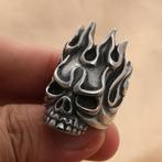 Roestvrij stalen RVS biker ring met schedel & vlammen, Handtassen en Accessoires, Ringen, Ophalen of Verzenden, Nieuw, IJzer of Staal
